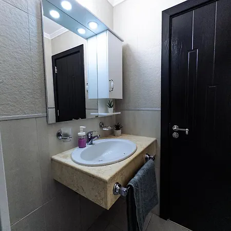 Eddys Home2host Apartament Burgas City